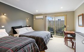 Motel Strahan